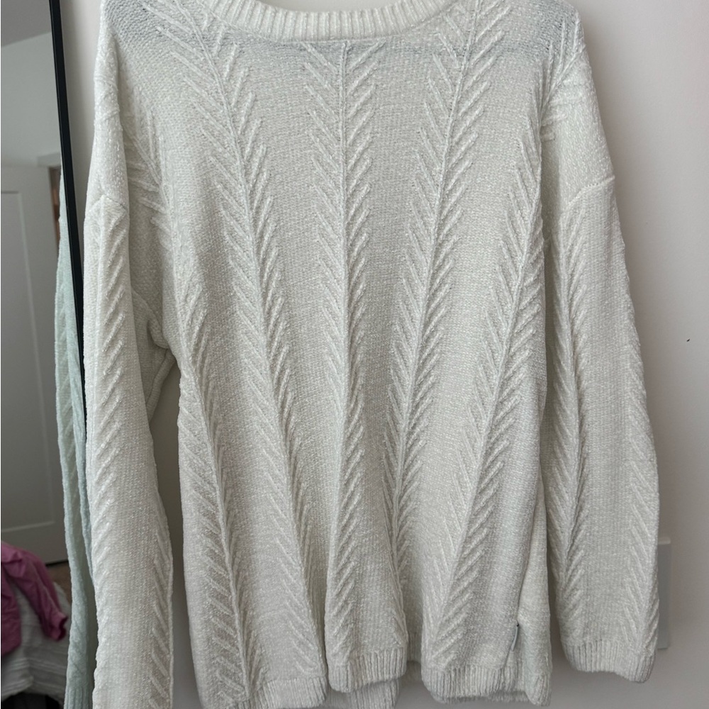 Orvis White Crew Neck Sweater with Chevron Knit